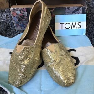 Toms